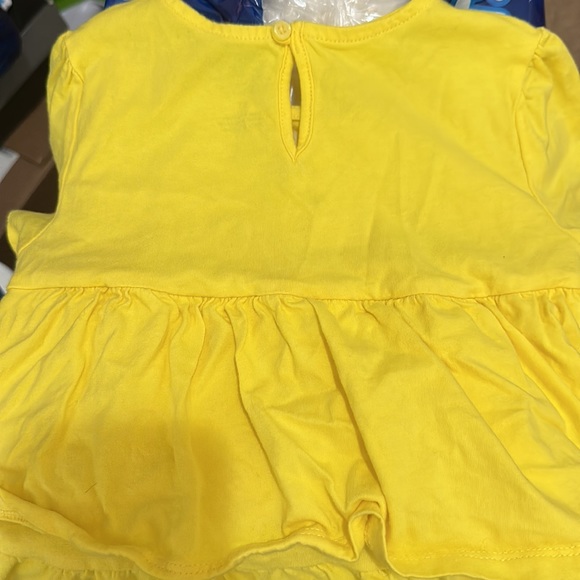Girl Yellow ruffled short set - Picture 3 of 4